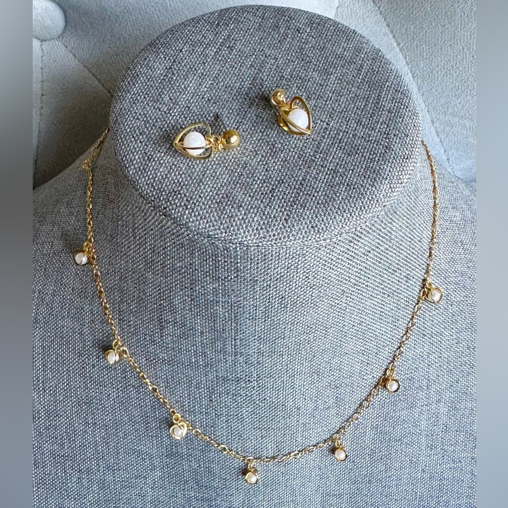 New Avon Gold and White Heart Jewelry Set - Picture 3 of 7